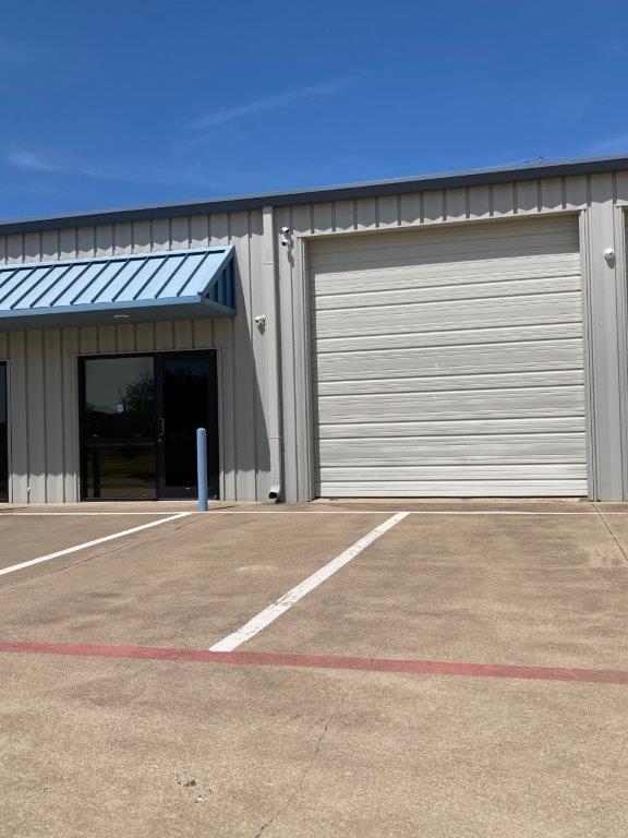 rent shop in south fort worth