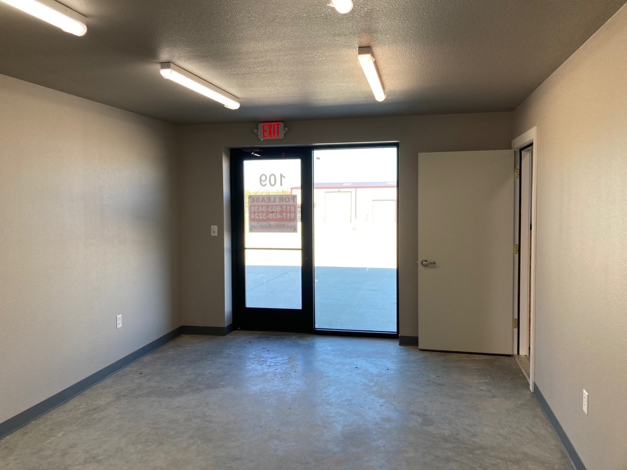 commercial property for rent in Johnson County